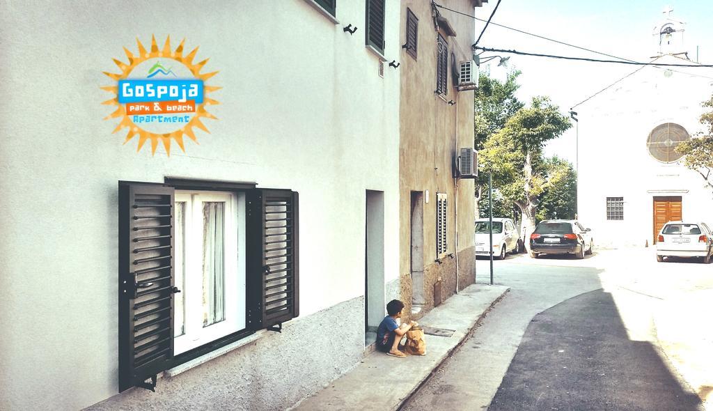 Gospoja Park & Beach Apartment Vrbnik Ngoại thất bức ảnh