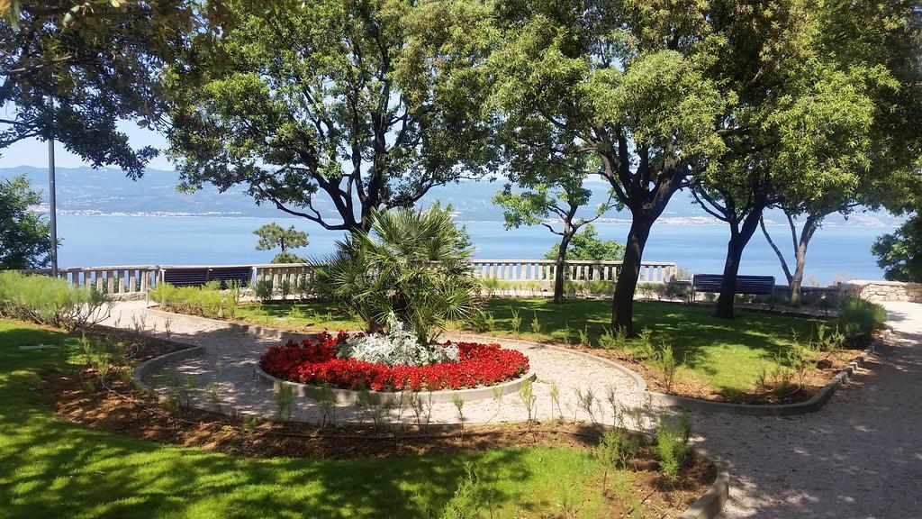 Gospoja Park & Beach Apartment Vrbnik Ngoại thất bức ảnh